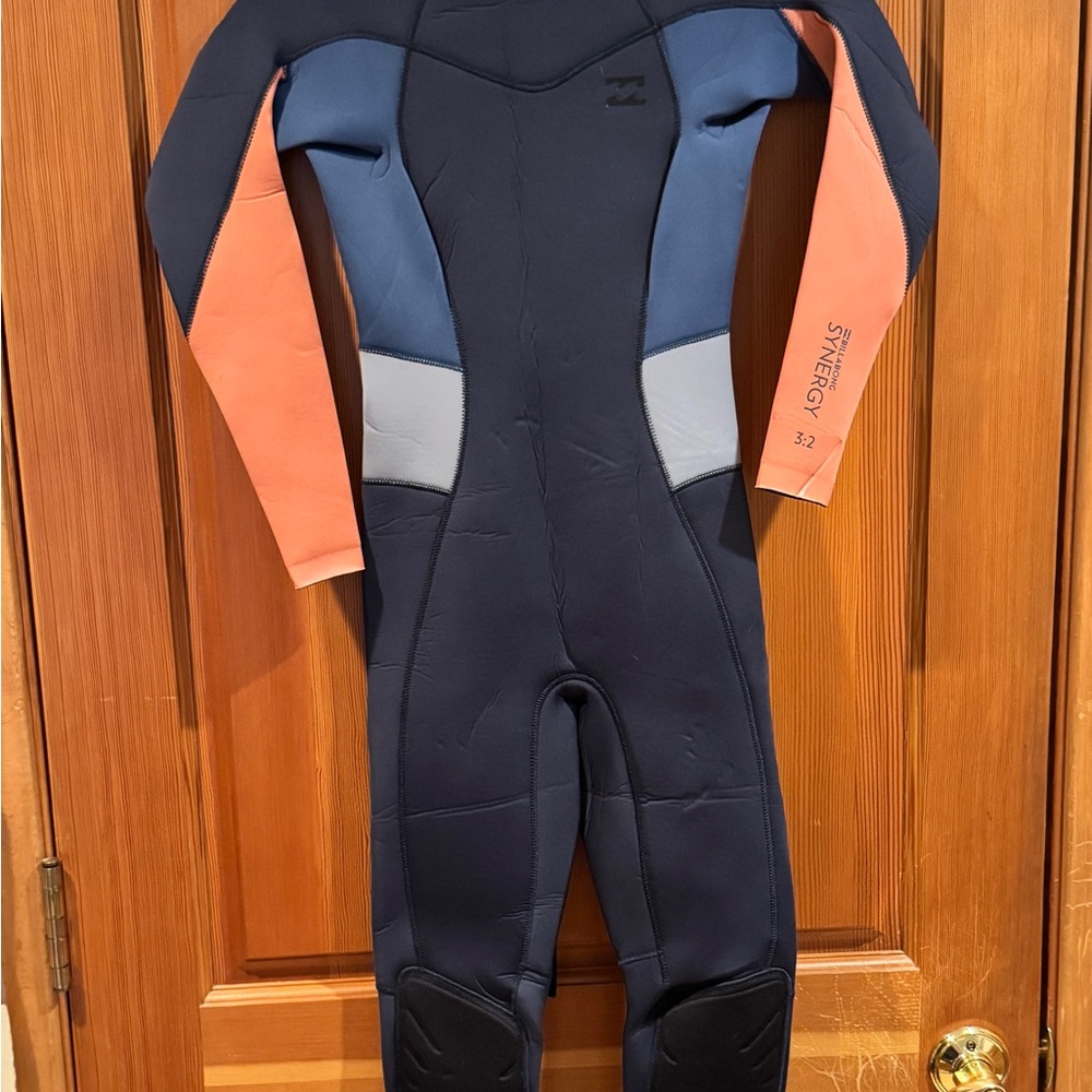 BILLABONG WETSUIT. Like new.